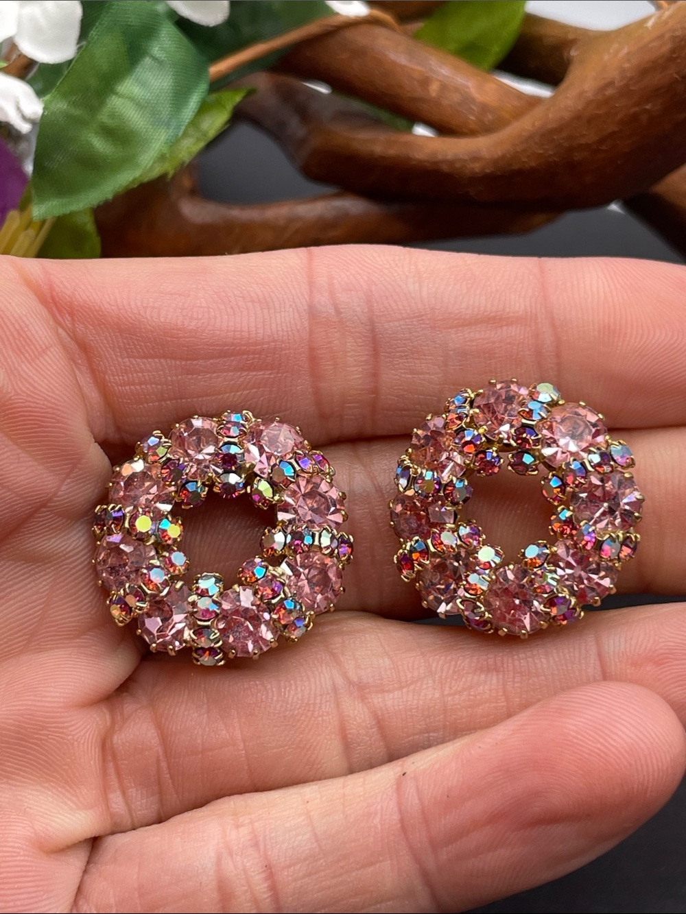 Weiss pink wreath clip earrings vintage